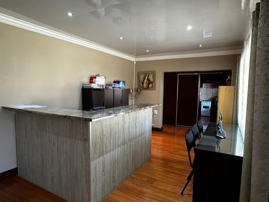 7 Bedroom Property for Sale in Brandwag Free State